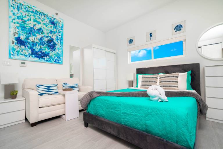 The Grove 1BR Apt w Rooftop Pool Onsite Amenities in Seven Mile Beach
