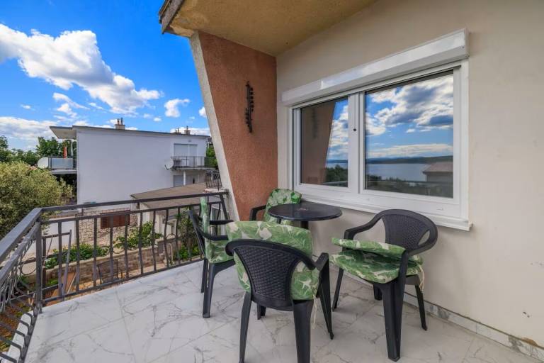 Apartment with yard & barbecue | Sea view in Crikvenica
