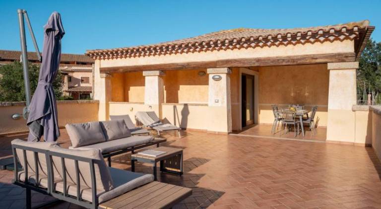 Holiday apartment with yard, terrace & barbeque — photo 5