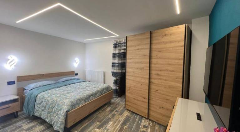 House with 2 rooms for 6 persons in L'Aquila