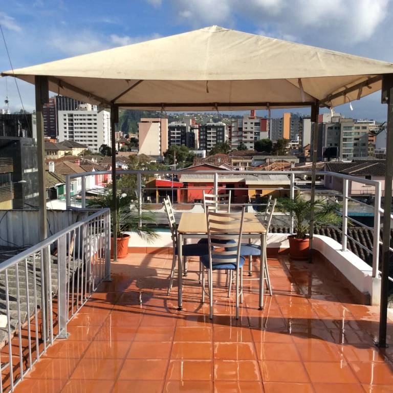 Hostel Mitad Del Mundo