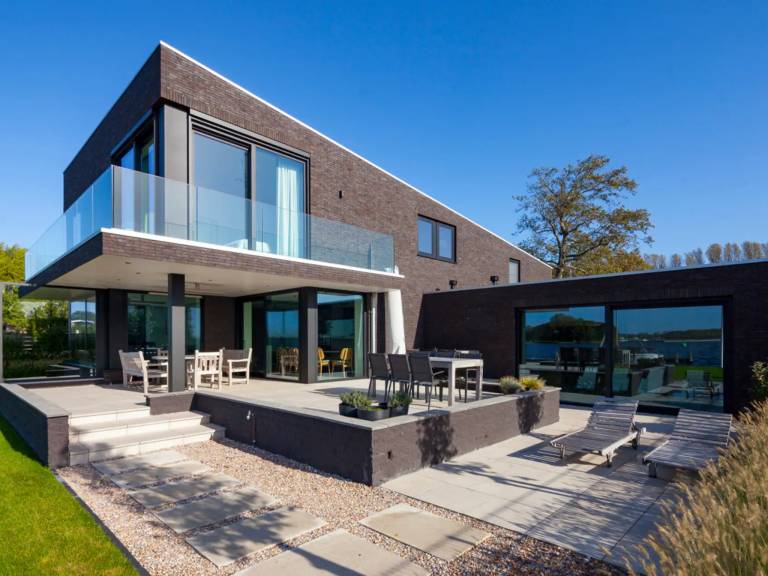 Luxusvilla mit Steg am Veerse Meer