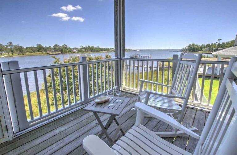 House Emerald Isle