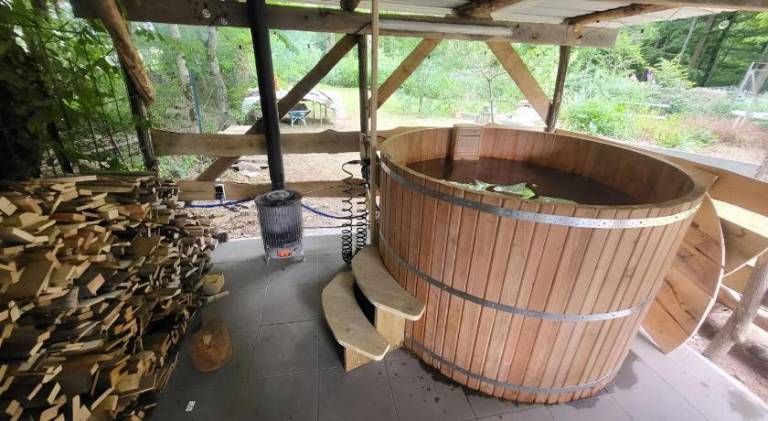 Chalet with jacuzzi — photo 4