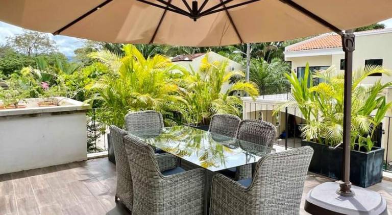 Charming villa with yard, private pool & terrace | Pets are welcome — photo 4