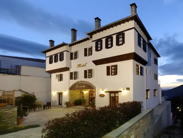 Erofili Hotel & Suites in Volos