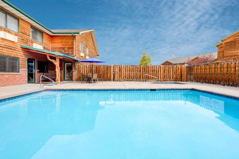 Inn at Lander, Travelodge by Wyndham — photo 2