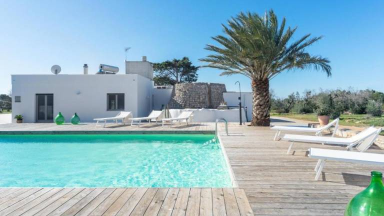 Children-friendly nice villa with yard, private pool & barbeque | Garden view | Suitable for remote work | Pet-friendly — photo 2