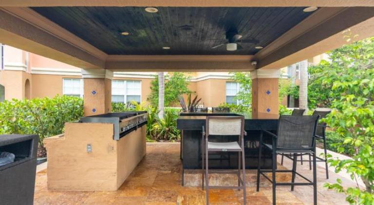 Rental apartment with hot tub & pool | Dogs allowed — photo 5