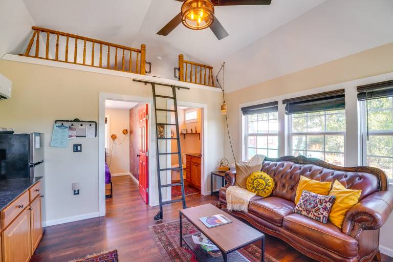 Whimsical Cabin w/ Grill < 4 Mi to Lake Brownwood! — photo 4