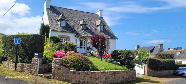 Gite with yard, terrace & BBQ in Morlaix