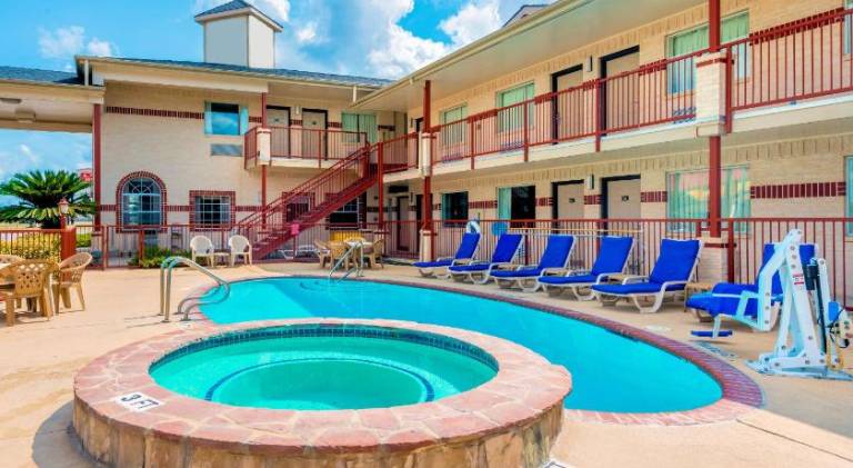 Hill Country Inn & Suites - New Braunfels, Gruene — photo 4