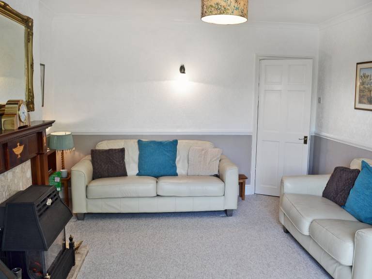 Family-friendly beautiful cottage with garden | Pets allowed — photo 2
