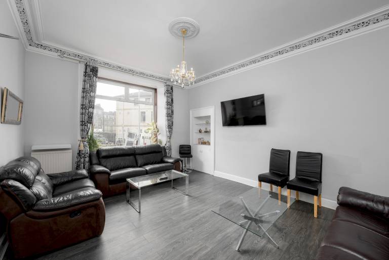 Fully equipped house with fast internet | Pets allowed in Edinburgh