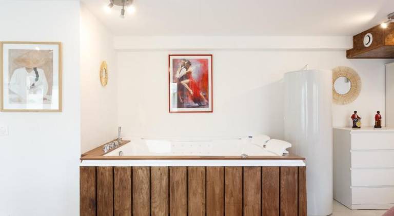 Holiday apartment with hot tub — photo 4