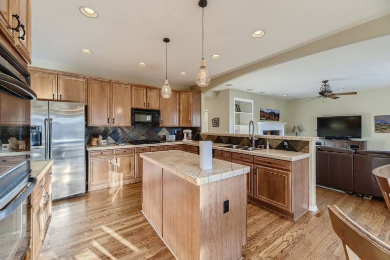 Amazing Parker House - Dog Friendly - Private Hot Tub - Pool Table — photo 3