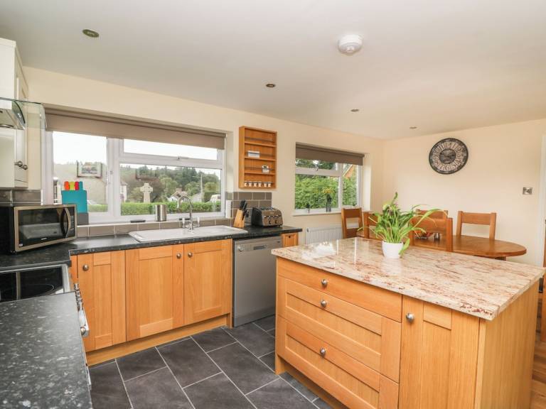 Cabin Penybont