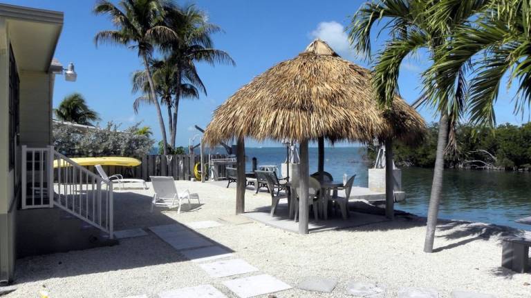 Pleasant mobile home with patio & BBQ | Sea view | Dogs allowed in Tavernier, FL