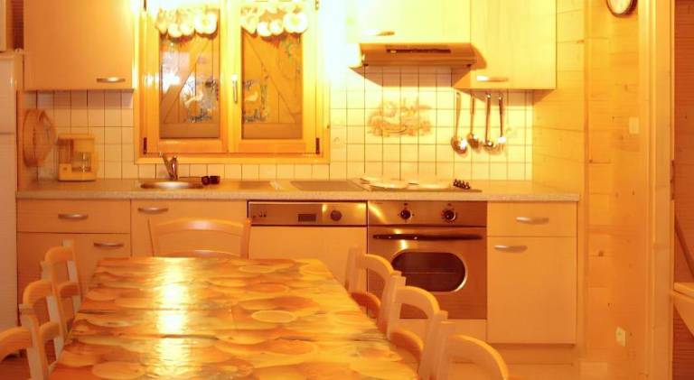 Fully equipped beautiful chalet with terrace, barbeque & yard | Dogs allowed — photo 3