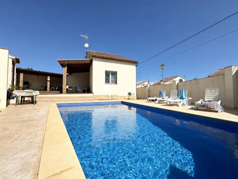 Villa with private pool — photo 2