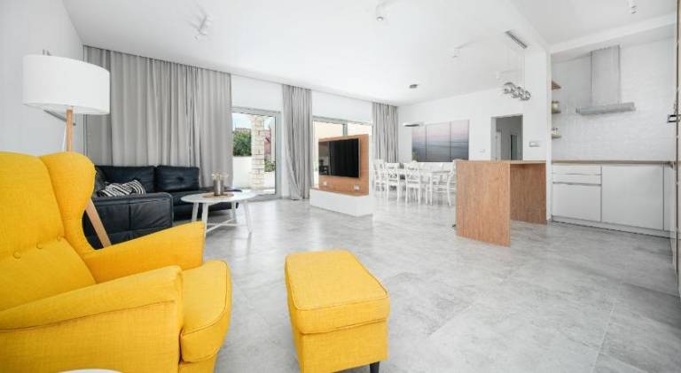 Rental apartment with 2 rooms for 4 persons — photo 2