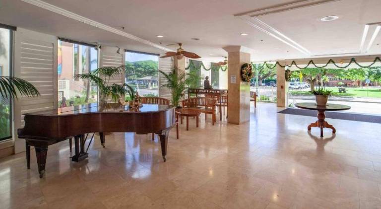 @ Marbella Lane Studio, 15 steps from the Beach, 11 mins from the Airport — photo 2