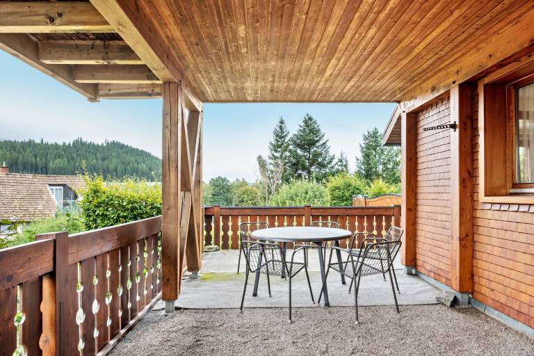 Apartment 'Hüsli' with Mountain Views, Shared Terrace, and Wi-Fi — photo 3