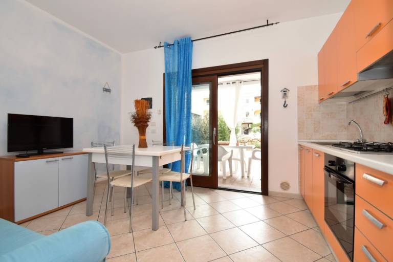 Rental apartment with patio, pool & garden | Pool view — photo 3