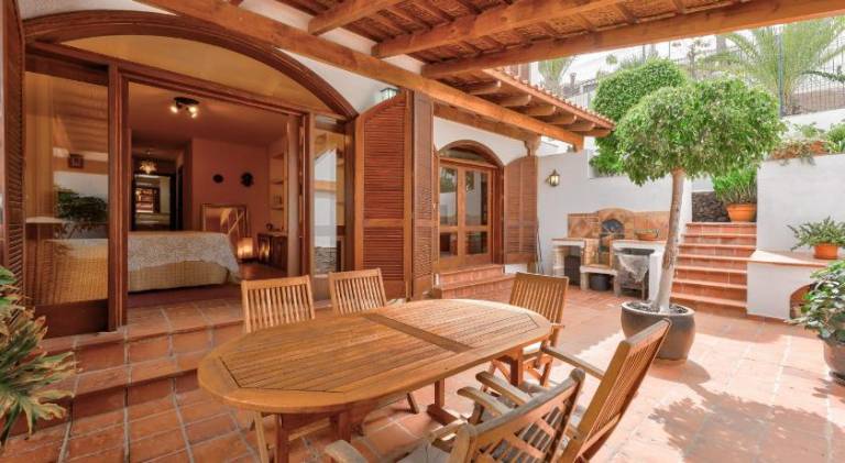 House with pool | Pets are welcome — photo 3