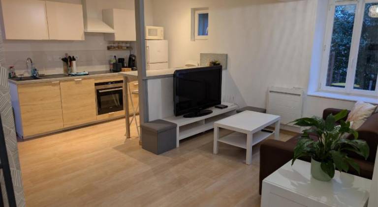 House with 2 rooms for 6 persons in Montargis