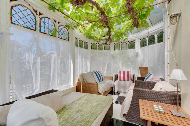 Fully equipped cottage with jacuzzi, terrace & yard | Pets allowed in Torquay