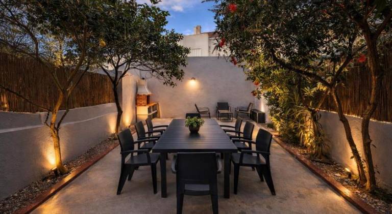 Fully equipped lovely vacation home with patio, yard & BBQ | Pets allowed — photo 3
