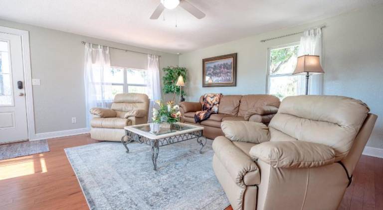 Big vacation home | Pets allowed — photo 2
