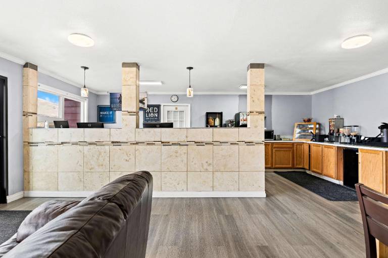 Red Lion Inn & Suites Yakima — photo 3