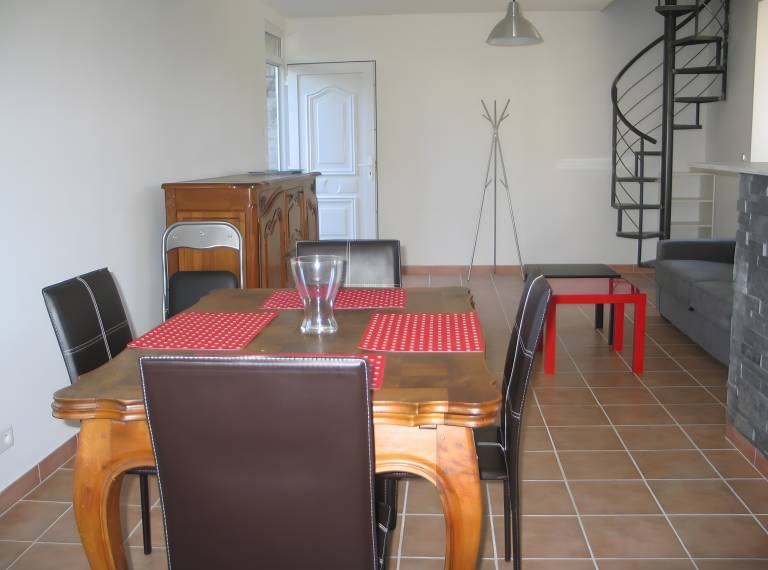 Fully equipped beautiful holiday apartment with garden, hot tub & pool | Mountain view | Pet-friendly — photo 2