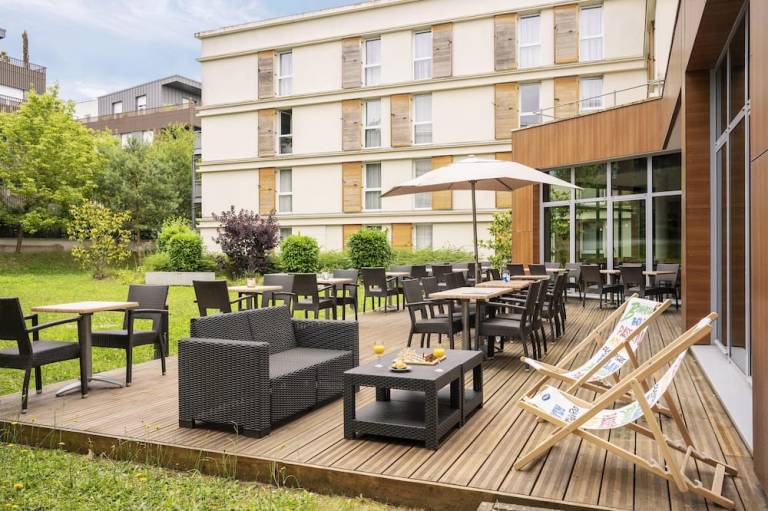 Residhome Paris Guyancourt