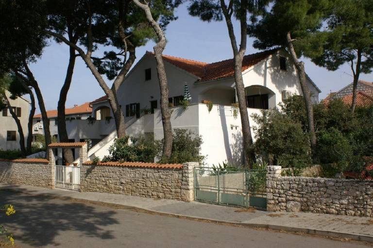 Apartments Dinka in Supetar
