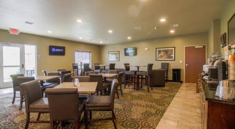 Cobblestone Inn and Suites Devils Lake — photo 4