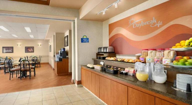 Prairie Crest Red Deer by IHG — photo 4