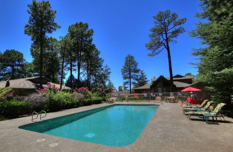 Majestic Mountain Inn — photo 2