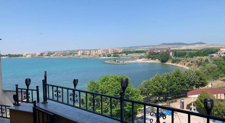 Sea View Holiday mit Bootstisch-Почивка с изглед към морето и маса за лодка in Pomorie