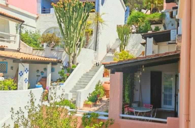 Child-friendly nice rental apartment with patio, pool & barbecue | Panoramic view | Pets allowed — photo 2