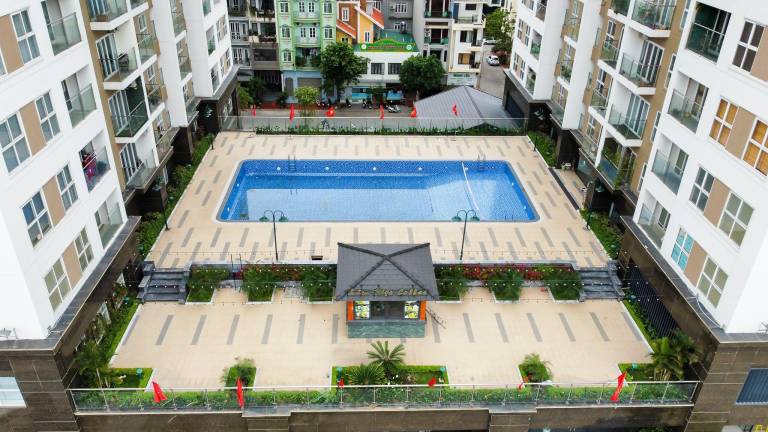 Holiday apartment with patio & pool | Pets allowed — photo 2
