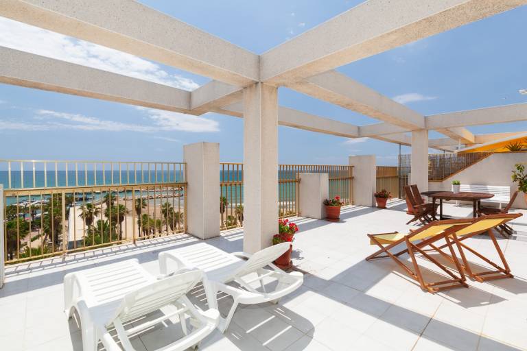 Holiday apartment with yard & patio in Cambrils