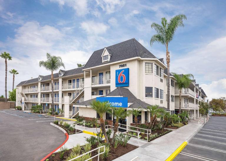 Motel 6 Buena Park, CA - Knotts Berry Farm - Disneyland — photo 5