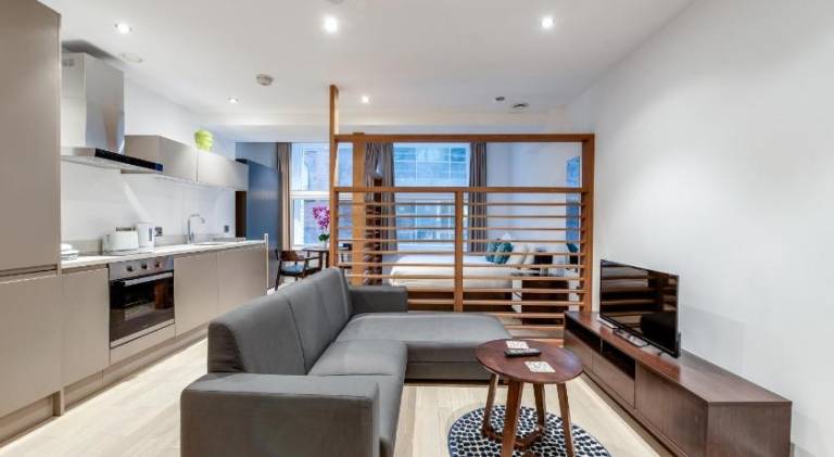 Serviced apartment | Next to The Beatles Story | Pet-friendly — photo 2