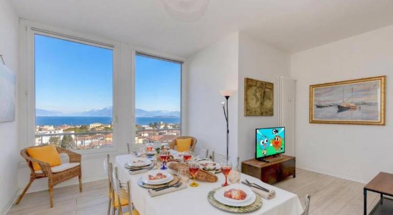 Rental apartment with 2 rooms for 6 persons in Desenzano del Garda