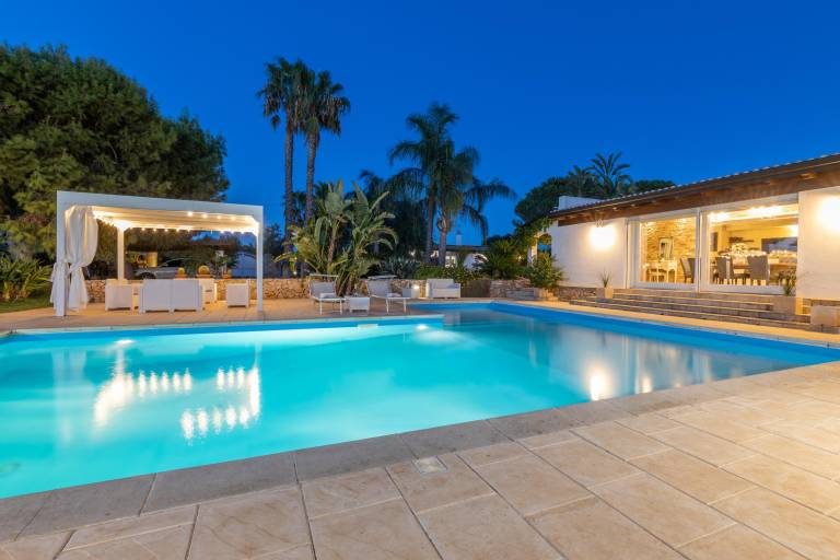 Villa with garden, private pool & barbeque — photo 2