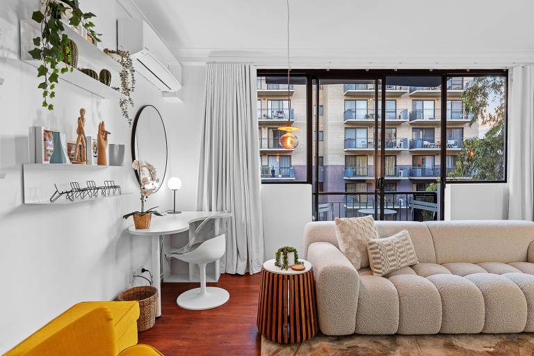 Bespoke East Perth Sleeps 2 Superior WiFi