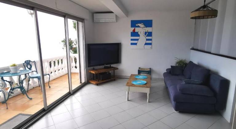 Holiday apartment with pool — photo 2